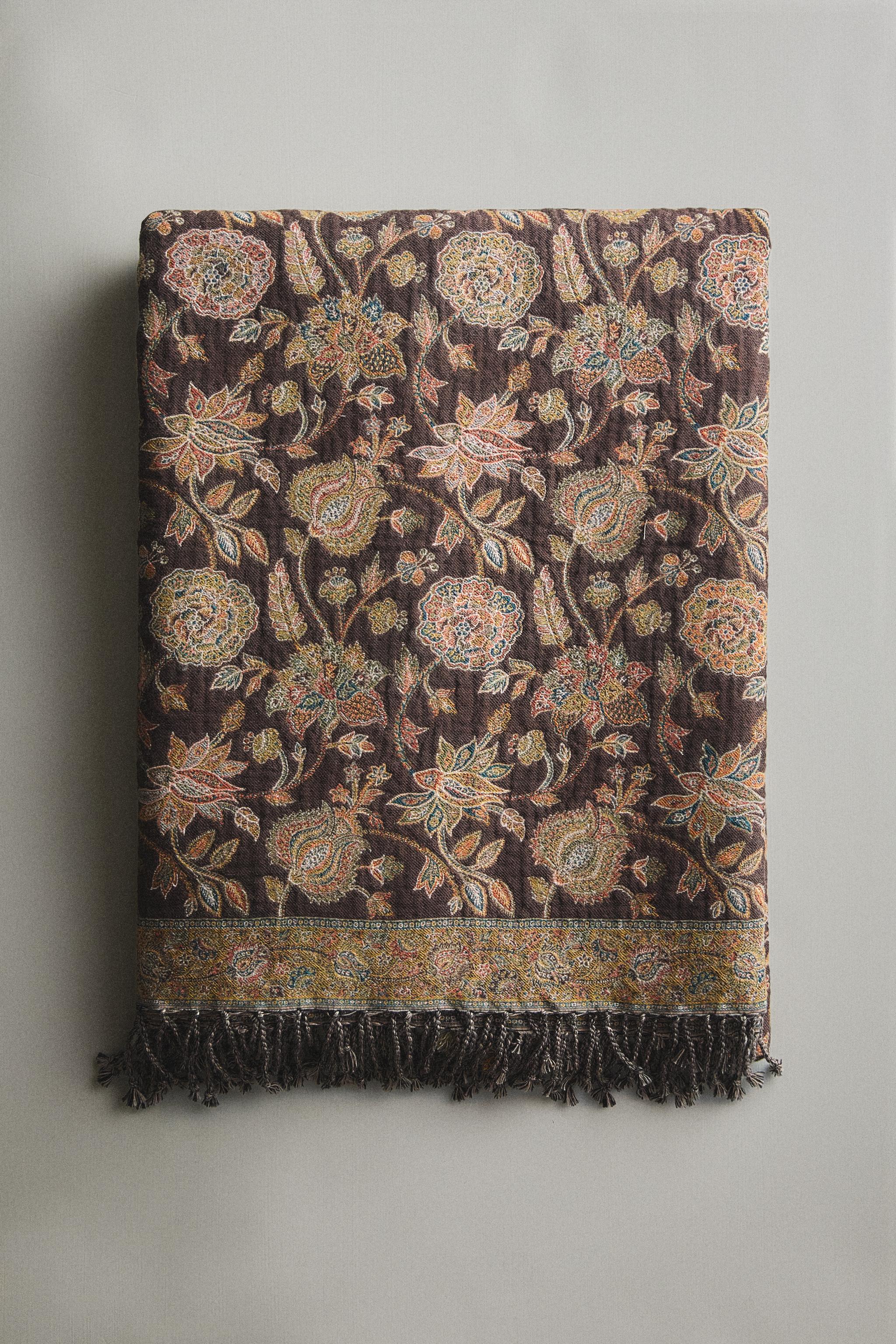 COUVERTURE JACQUARD FLEURS